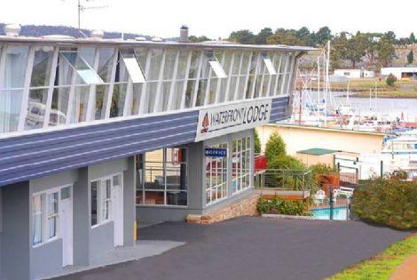 Waterfront Lodge Motel