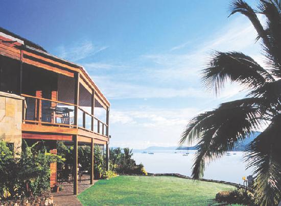 Airlie Waterfront Bed and Breakfast Apartments